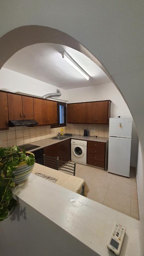 Nice Holiday Apartment Paphos Exteriör bild