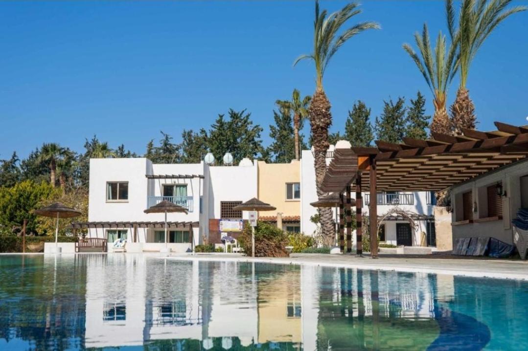 Nice Holiday Apartment Paphos Exteriör bild
